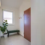 Cozy With Private Parking *