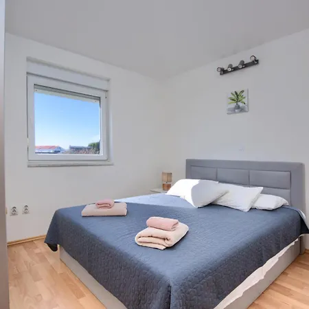 Cozy With Private Parking Daire *