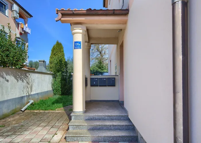 Apartament Cozy With Private Parking