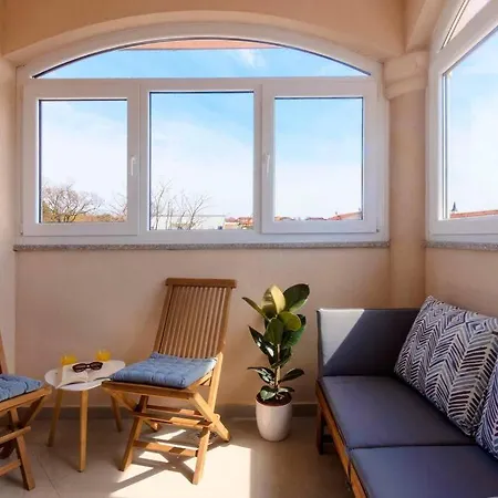 Cozy With Private Parking Apartment Medulin